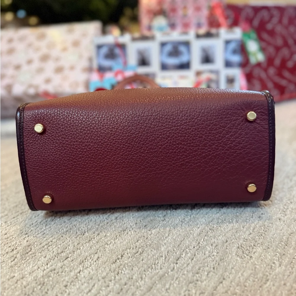 Coach Dempsey Carryall bag (style C8448) in signature jacquard
